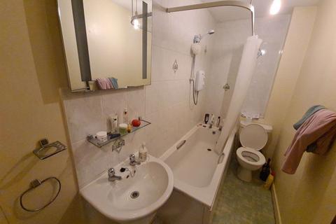 1 bedroom flat to rent, Moorland Road, Leeds LS6