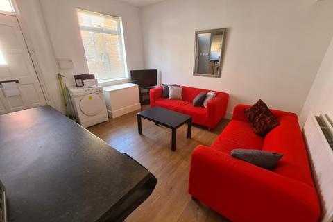 3 bedroom house to rent, Granby Place, Leeds LS6