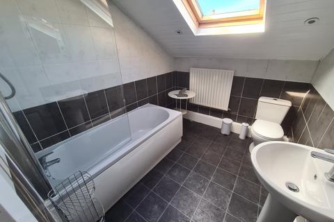 3 bedroom house to rent, Granby Place, Leeds LS6