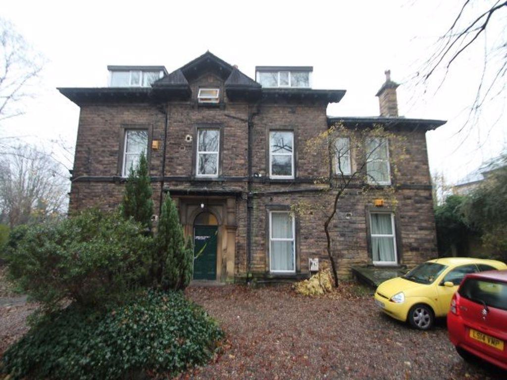 Charming front view of a traditional terraced h...