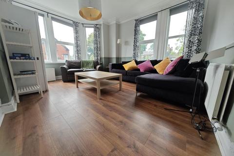 10 bedroom house to rent, Delph Lane, Leeds LS6