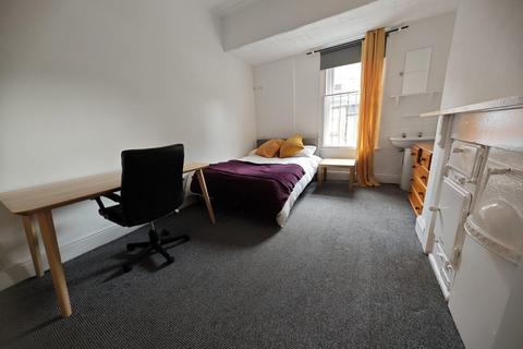10 bedroom house to rent, Delph Lane, Leeds LS6