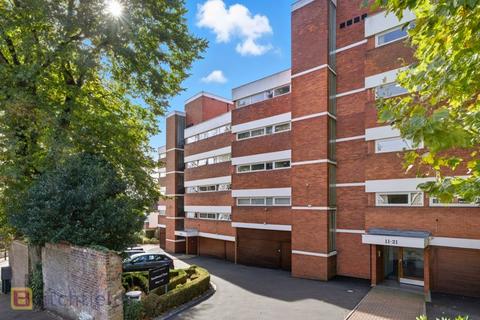 3 bedroom apartment for sale, Southwood Lawn Road, Highgate Village, London N6