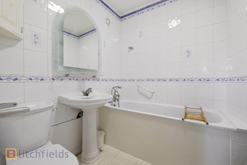 En-Suite Bath