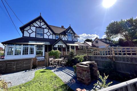 2 bedroom maisonette for sale, Colwell Road, Totland Bay