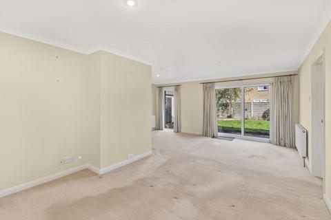 undefined, Glebe Rise, Kings Sutton - No onward chain