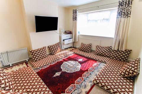 2 bedroom maisonette for sale, Oldfields Circus, Northolt