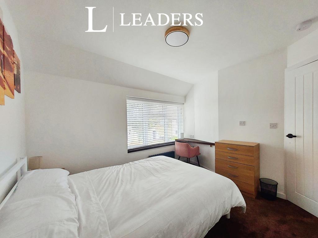 E54585bd-Room 203 20
