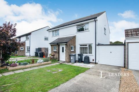 2 bedroom house to rent, Bucklers Way, BH8