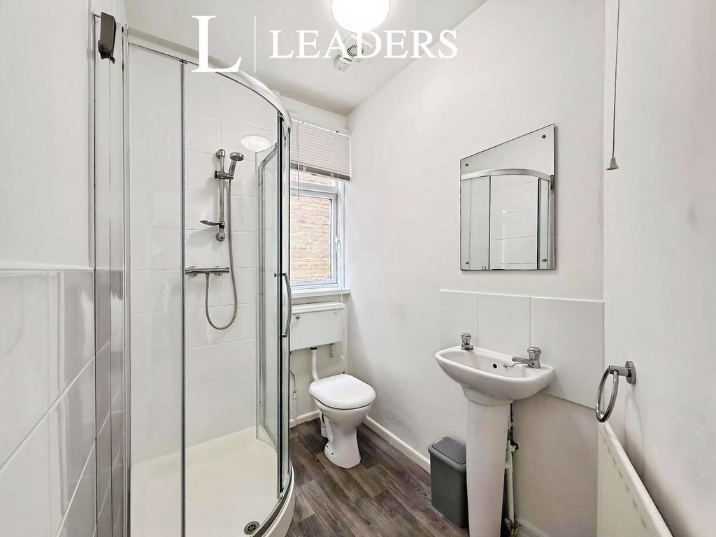 B501d301-bathroom1