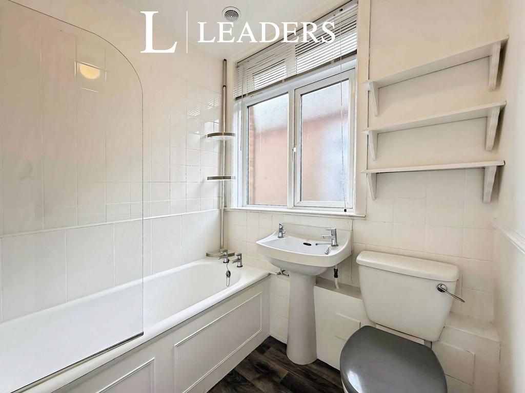 6eb814fd-bathroom2
