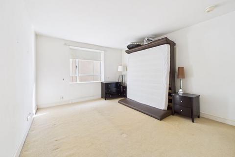1 bedroom apartment for sale, Eaton House, London