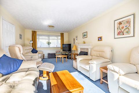 4 bedroom detached house for sale, Tytherley Green, Bournemouth, BH8 0PB