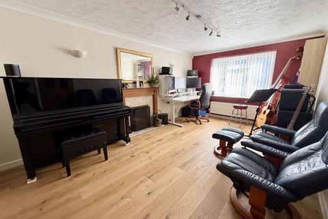 4 bedroom detached house for sale, Dunlop Close, Sayers Common