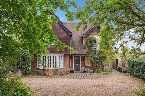 5 bedroom detached house for sale, Aston Clinton Road, Aylesbury HP22