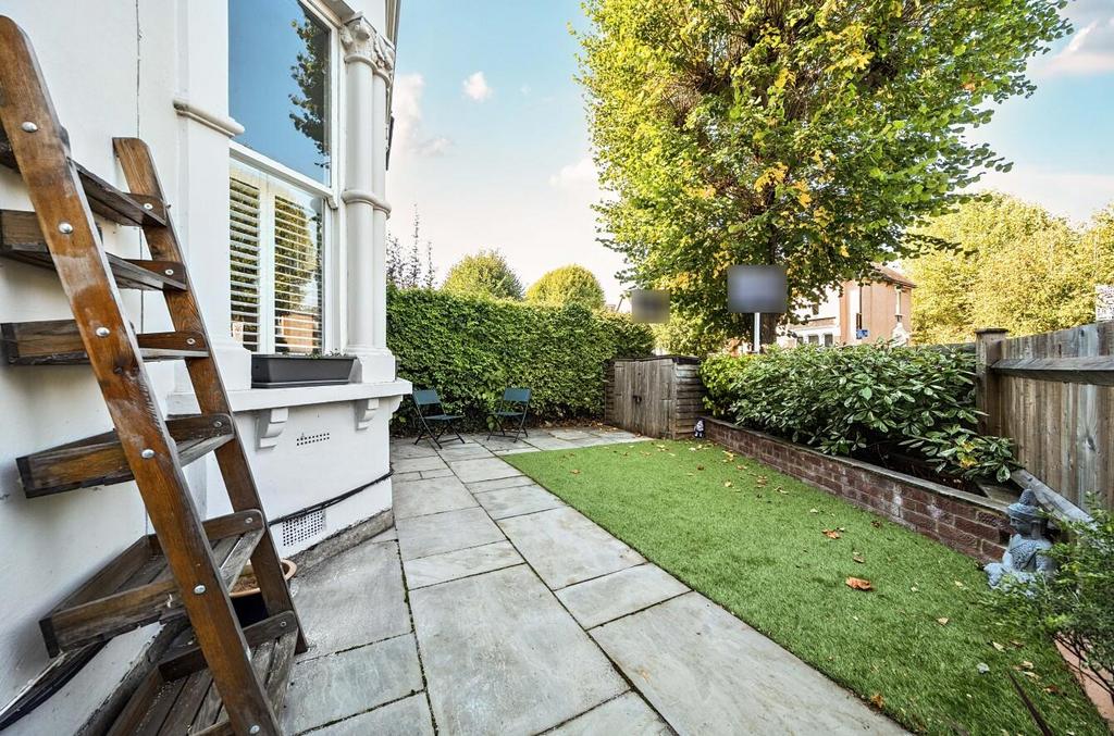 Front Garden.jpg