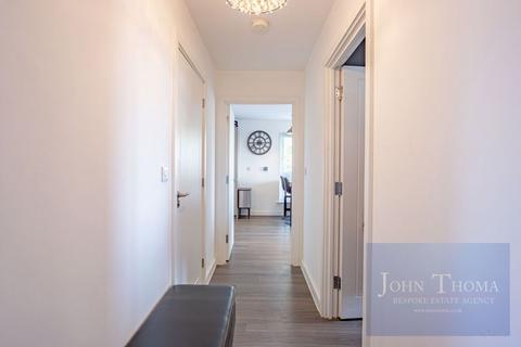 2 bedroom apartment for sale, Luna Court, Loughton IG10