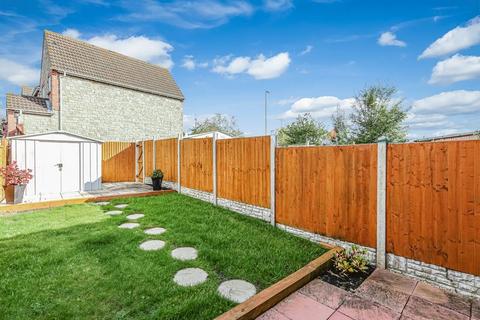 2 bedroom terraced house to rent, Hyacinth Walk, Oxford