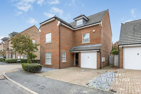 4 bedroom detached house to rent, Stirling Avenue, Pinner, HA5