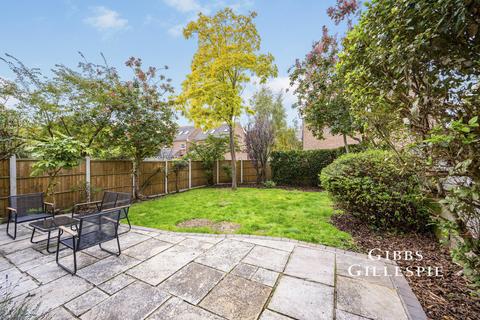 4 bedroom detached house to rent, Stirling Avenue, Pinner, HA5
