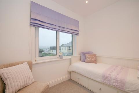 33a Midland Road, Baildon, Shipley, BD17 6AT