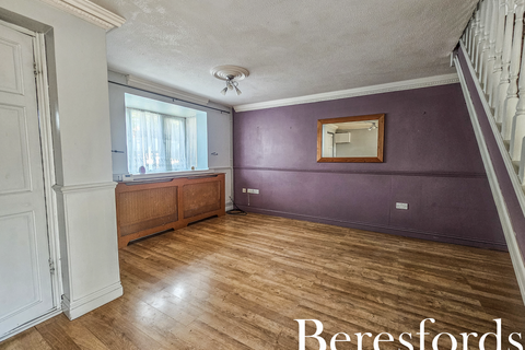 3 bedroom terraced house for sale, Chatteris Avenue, Romford, RM3