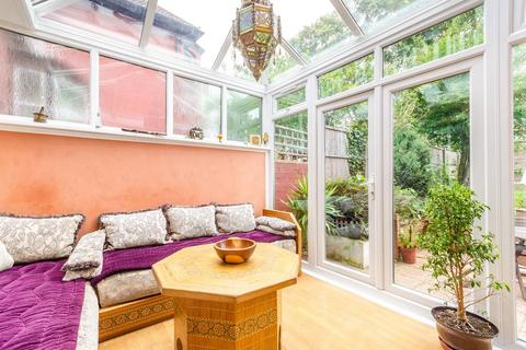 undefined, Dollis Hill Lane, Dollis Hill, London, NW2