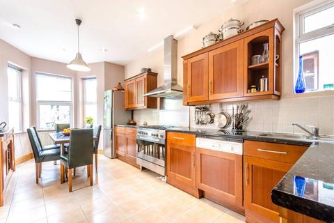 undefined, Dollis Hill Lane, Dollis Hill, London, NW2