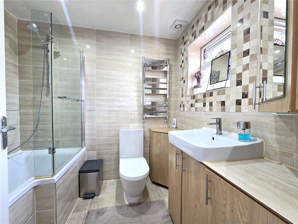 Bed 5 En-Suite