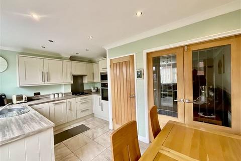 3 bedroom semi-detached house for sale, Moss Drive, Killamarsh, Sheffield, Derbyshire, S21 1FE