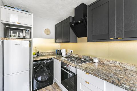 1 bedroom apartment for sale, Surrey Lane, London, SW11