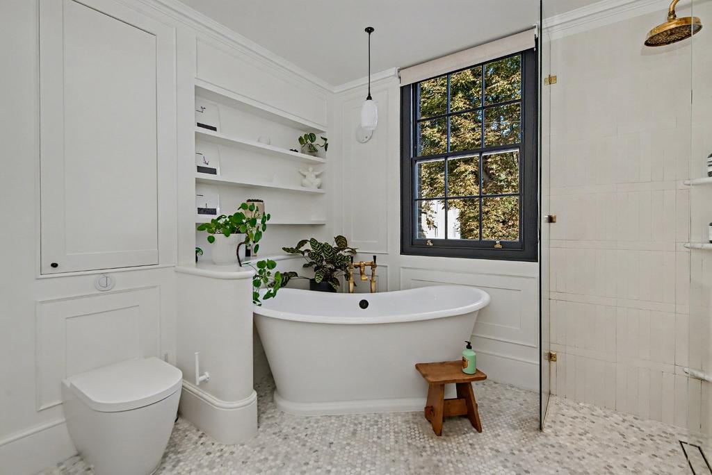 Principal Bathroom