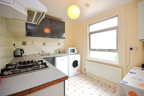 3 bedroom flat to rent, Sterndale Road, London, W14 0HX