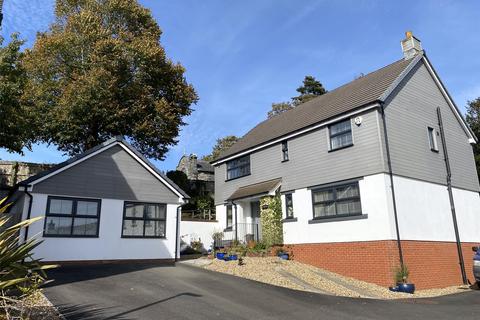 Mayne Close, Launceston, Cornwall, PL15