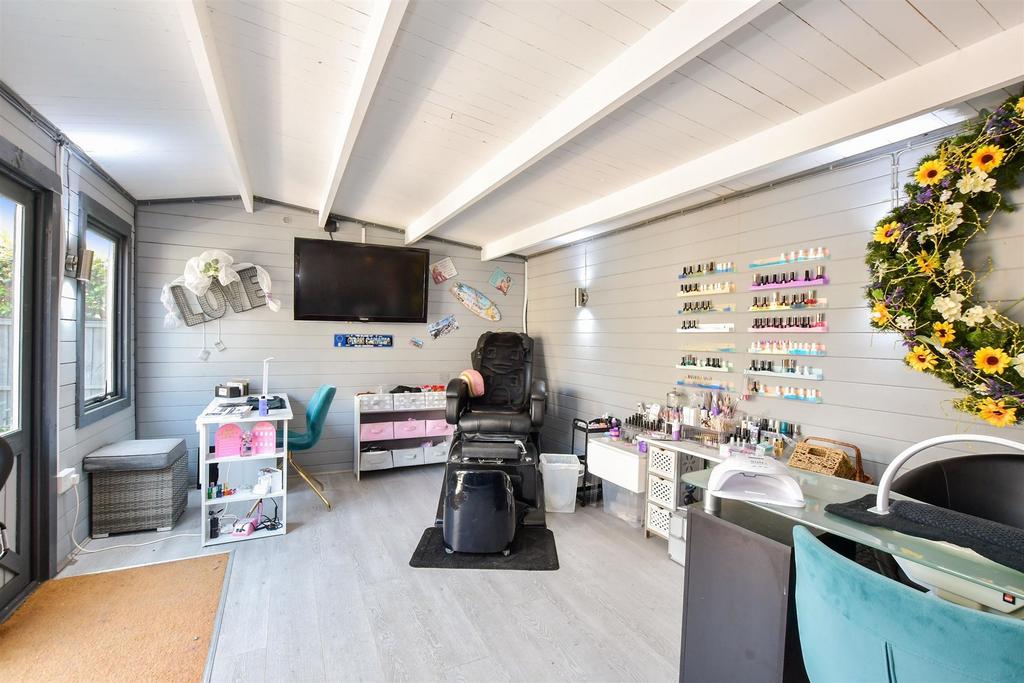 Workshop/Outbuildings