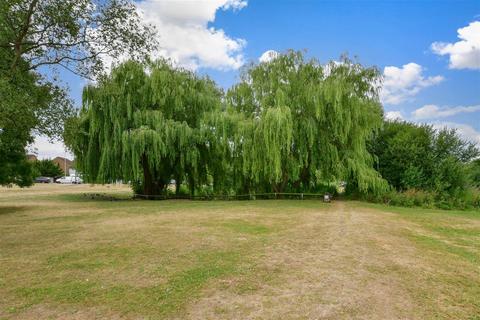 2 bedroom flat for sale, Love Lane, Woodford Green, Essex