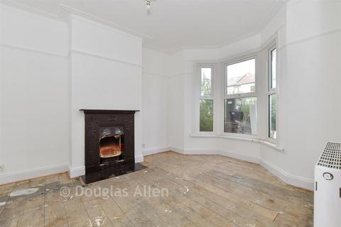 3 bedroom terraced house for sale, Cann Hall Road, Leytonstone