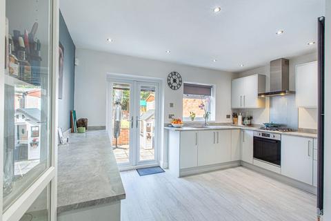 3 bedroom semi-detached house for sale, Leeds LS17