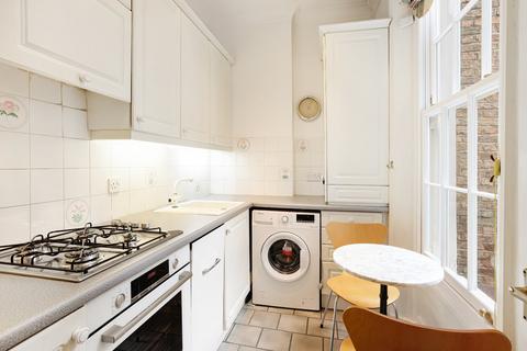 undefined, Sutherland Street, Pimlico, London, SW1V