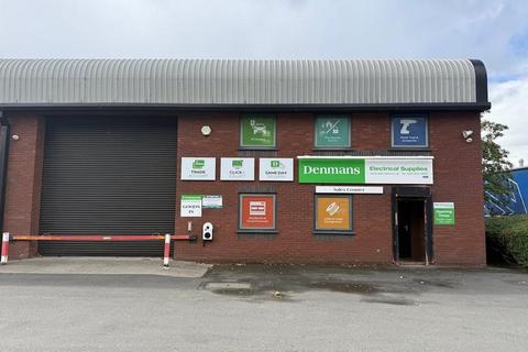 Warehouse to rent, Lees St Manchester M18 8QU