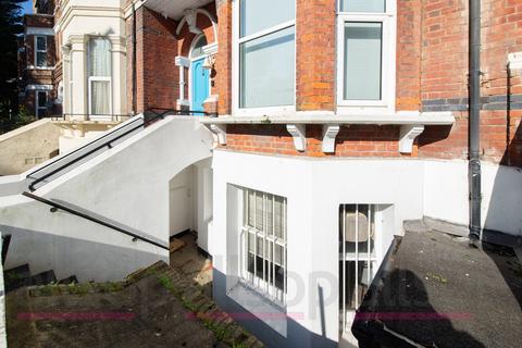 Healthcare facility to rent, 16 Shorncliffe Rd Folkestone CT20 2SF