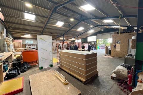 Warehouse to rent, Radley Green Farm Road Ingatestone CM4 0LU