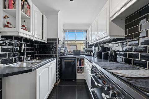 4 bedroom end of terrace house for sale, Queens Road, Basildon, Essex, SS15