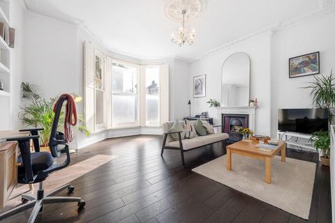 Kings Avenue, SW4