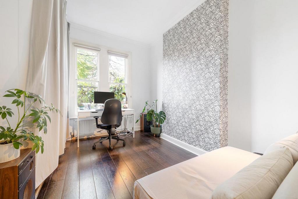 Bedroom 2.JPG