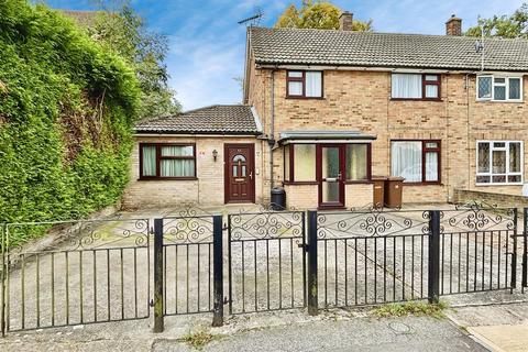 4 bedroom semi-detached house for sale, Arethusa Road, Rochester