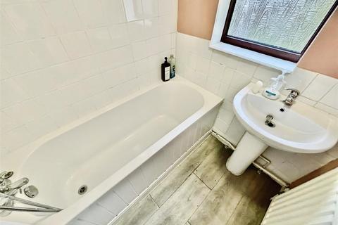 4 bedroom semi-detached house for sale, Arethusa Road, Rochester