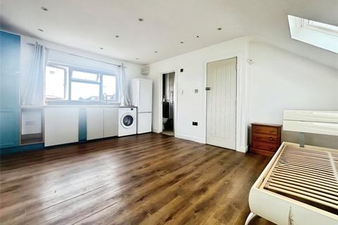 undefined, Elm Close, Twickenham, TW2