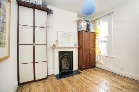 2 bedroom apartment for sale, Tasso Road, Hammersmith, W6