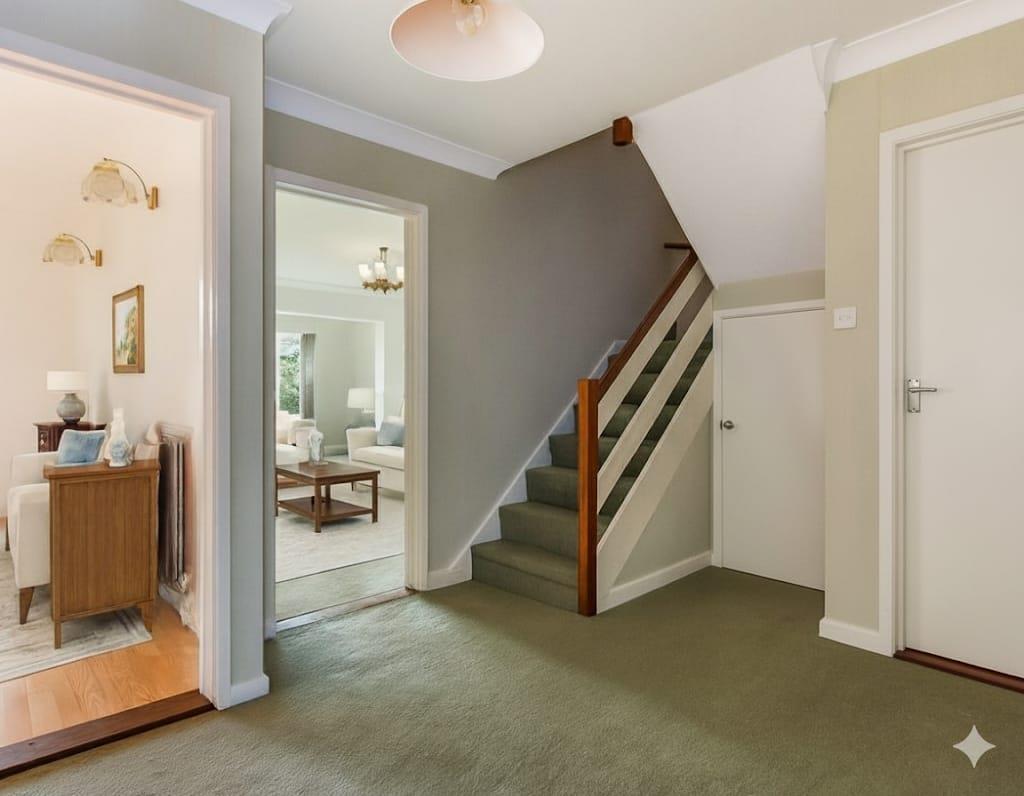 Hallway Staged .jpeg